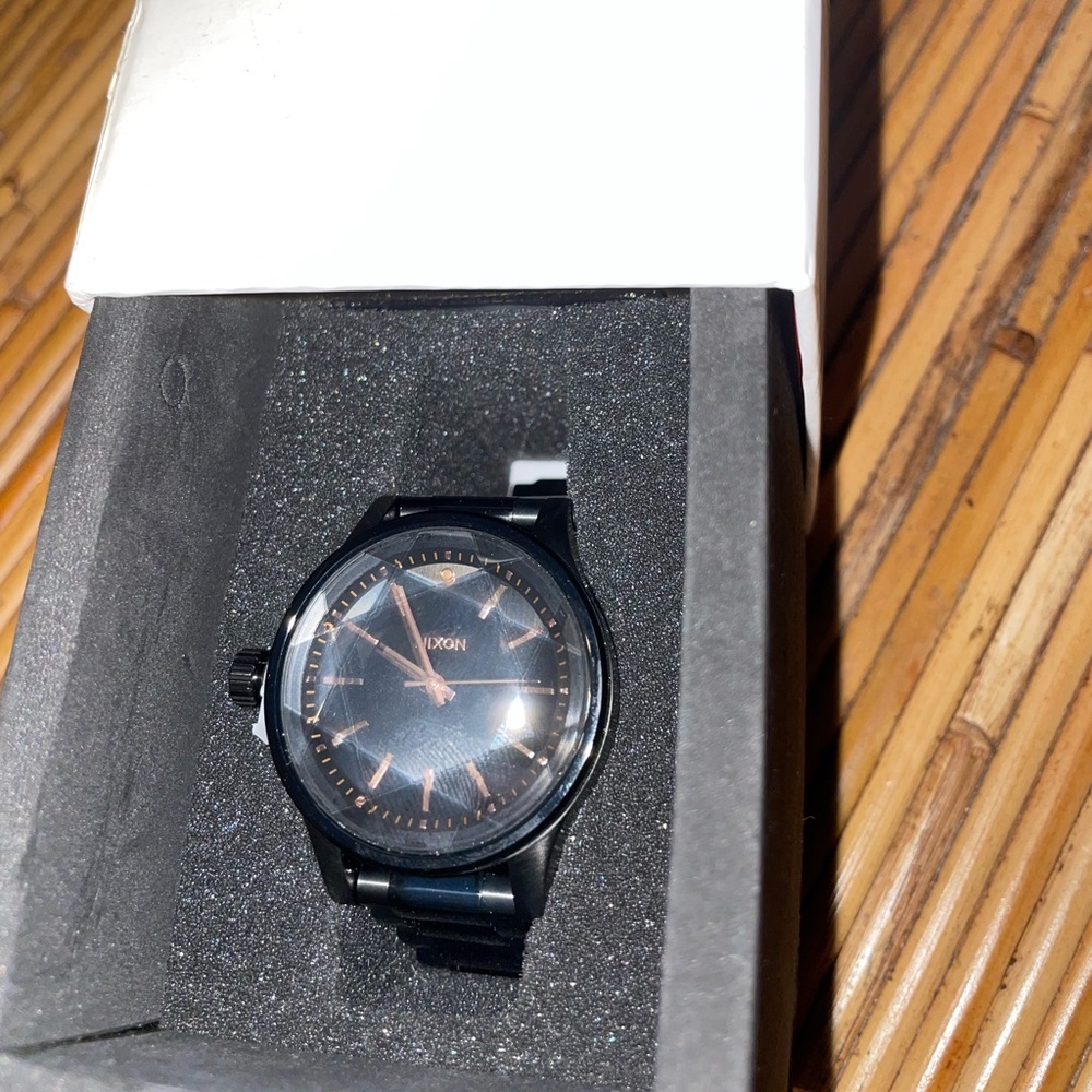 Nixon Watch - Picture 2 of 7